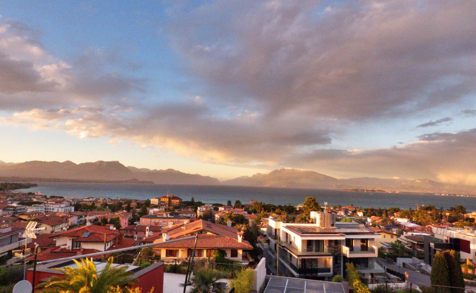 Great Lake View Penthouse Desenzano * Desenzano del Garda