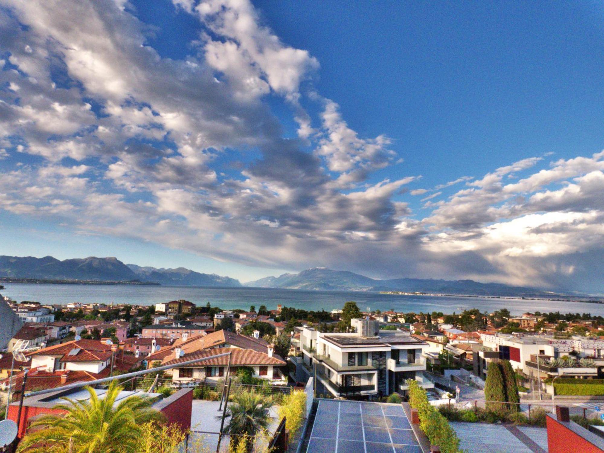 Great Lake View Penthouse Desenzano *